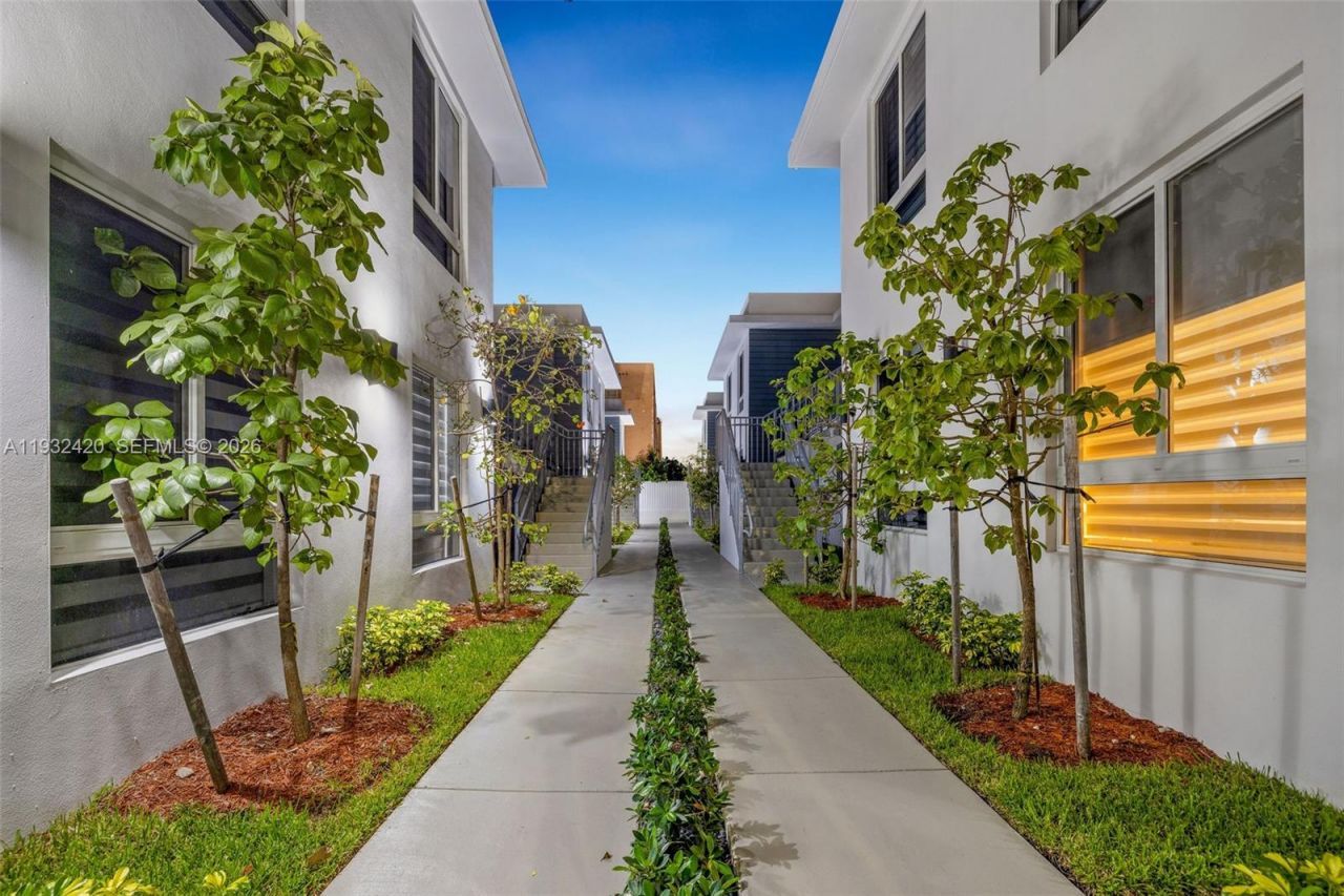 1542 NW 2nd St, Unit 209, Miami, FL 33125 Photo