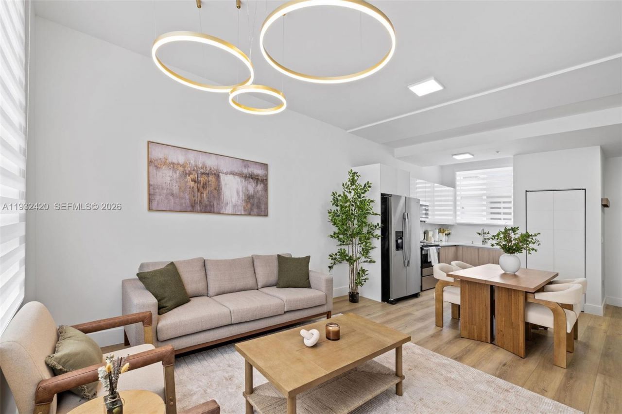 1542 NW 2nd St, Unit 209, Miami, FL 33125 Photo