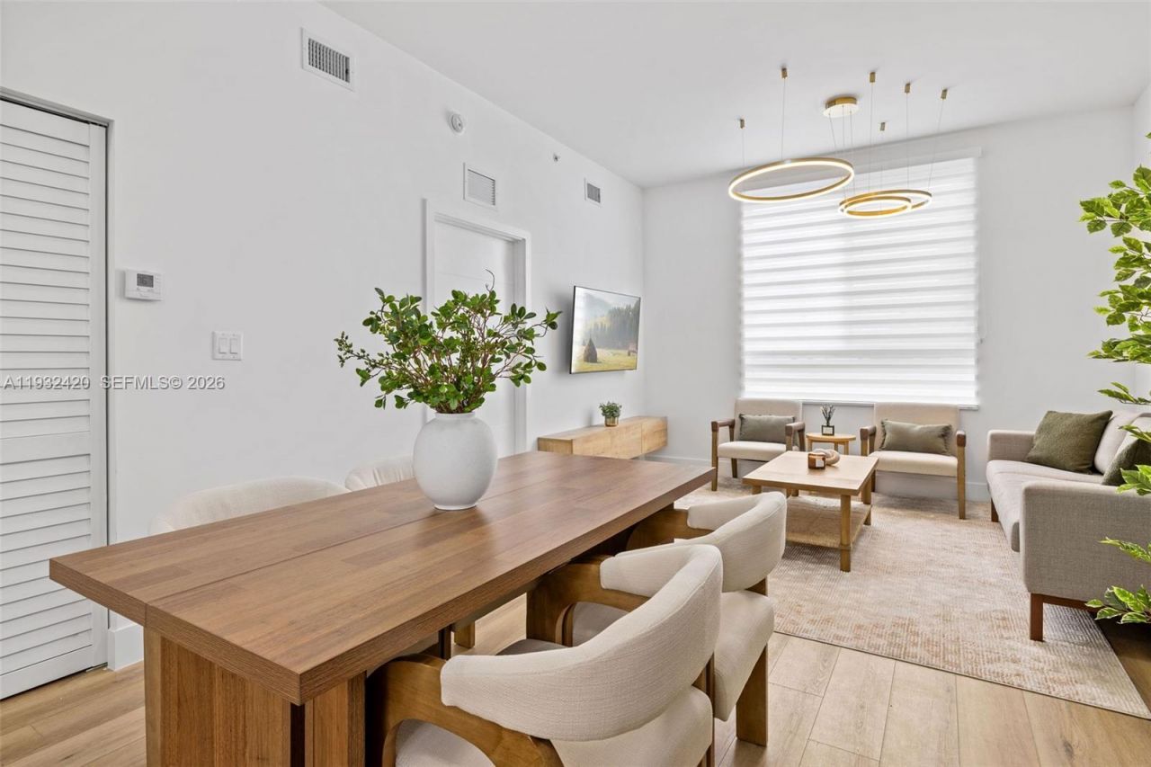 1542 NW 2nd St, Unit 209, Miami, FL 33125 Photo