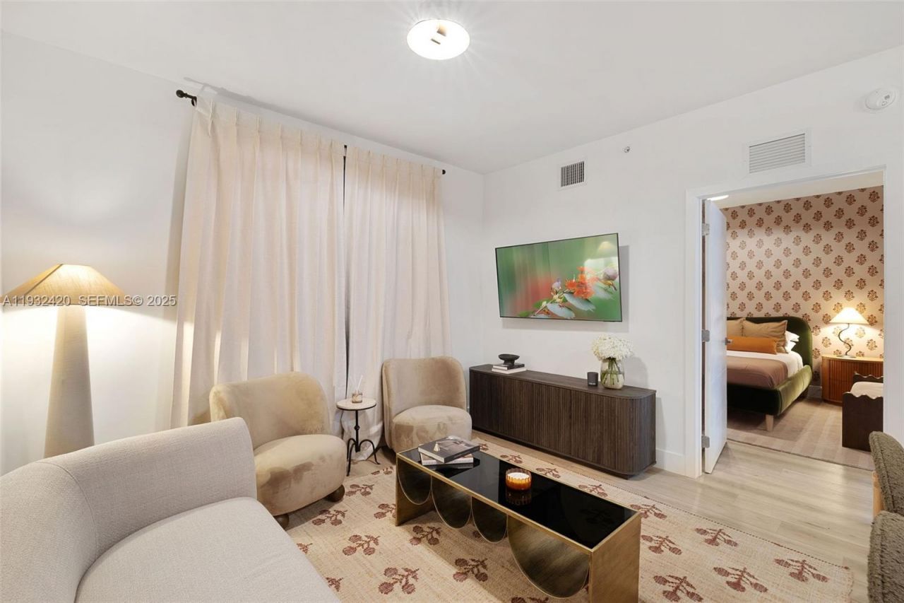 1542 NW 2nd St, Unit 105, Miami, FL 33125 Photo