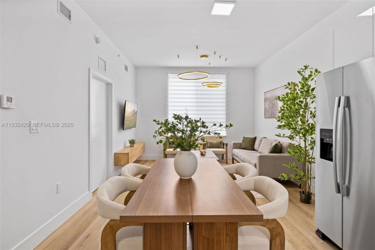 1542 NW 2nd St, Unit 209, Miami, FL 33125 Photo