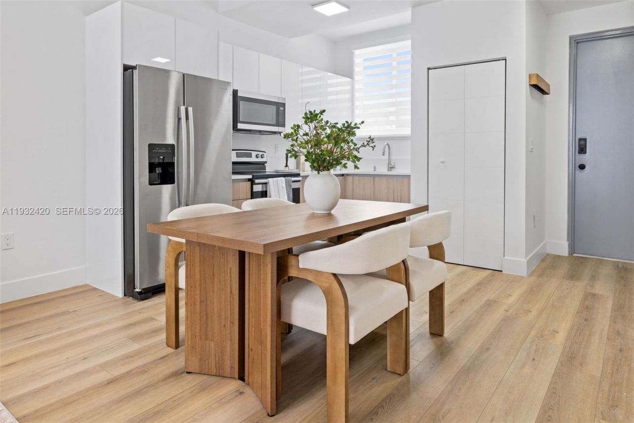 1542 NW 2nd St, Unit 209, Miami, FL 33125 Photo
