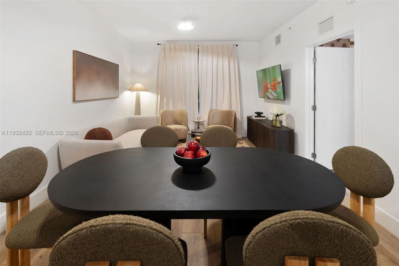 1542 NW 2nd St, Unit 105, Miami, FL 33125 Photo