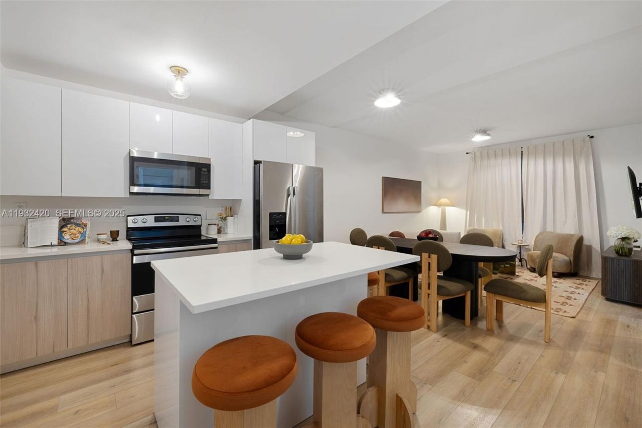 1542 NW 2nd St, Unit 105, Miami, FL 33125 Photo