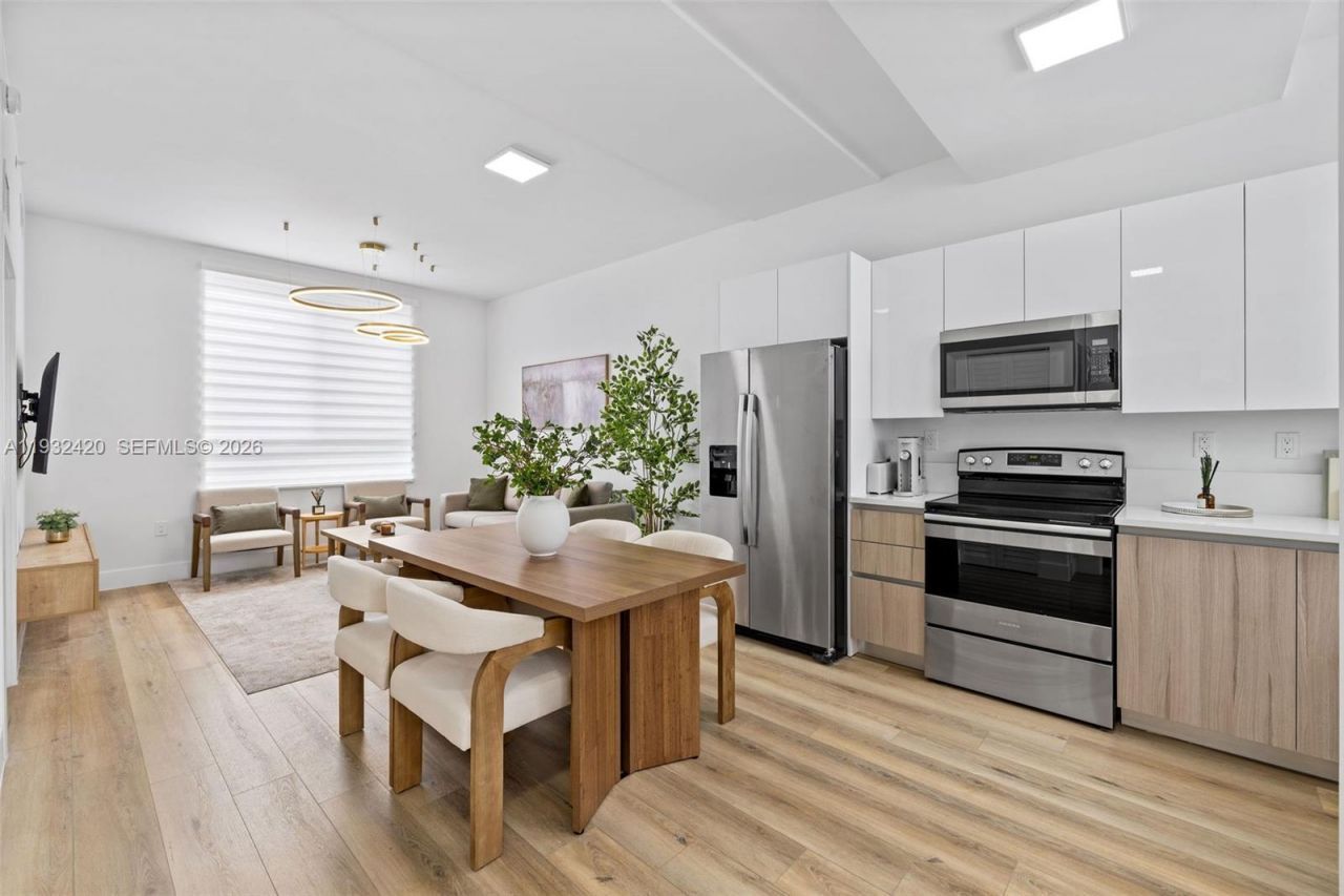 1542 NW 2nd St, Unit 209, Miami, FL 33125 Photo