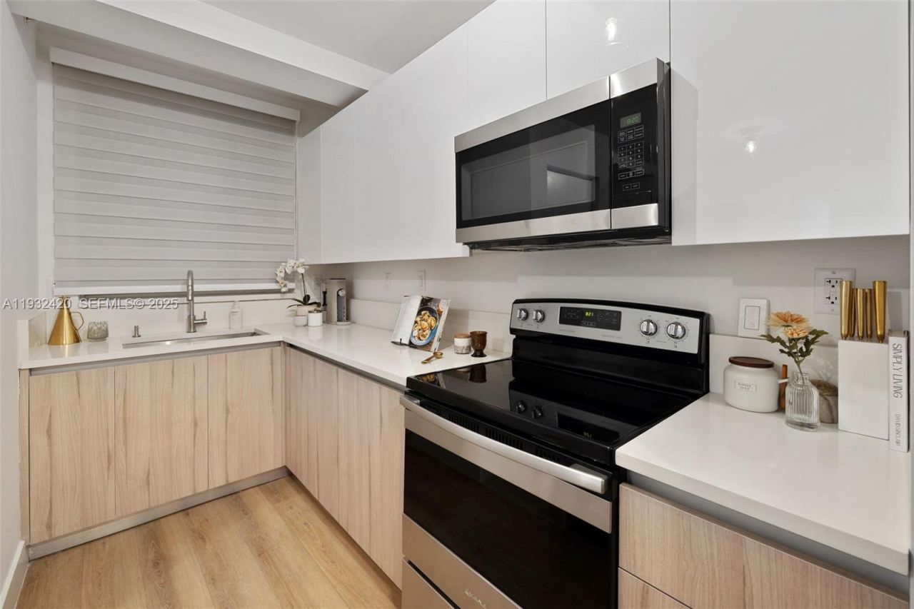 1542 NW 2nd St, Unit 105, Miami, FL 33125 Photo