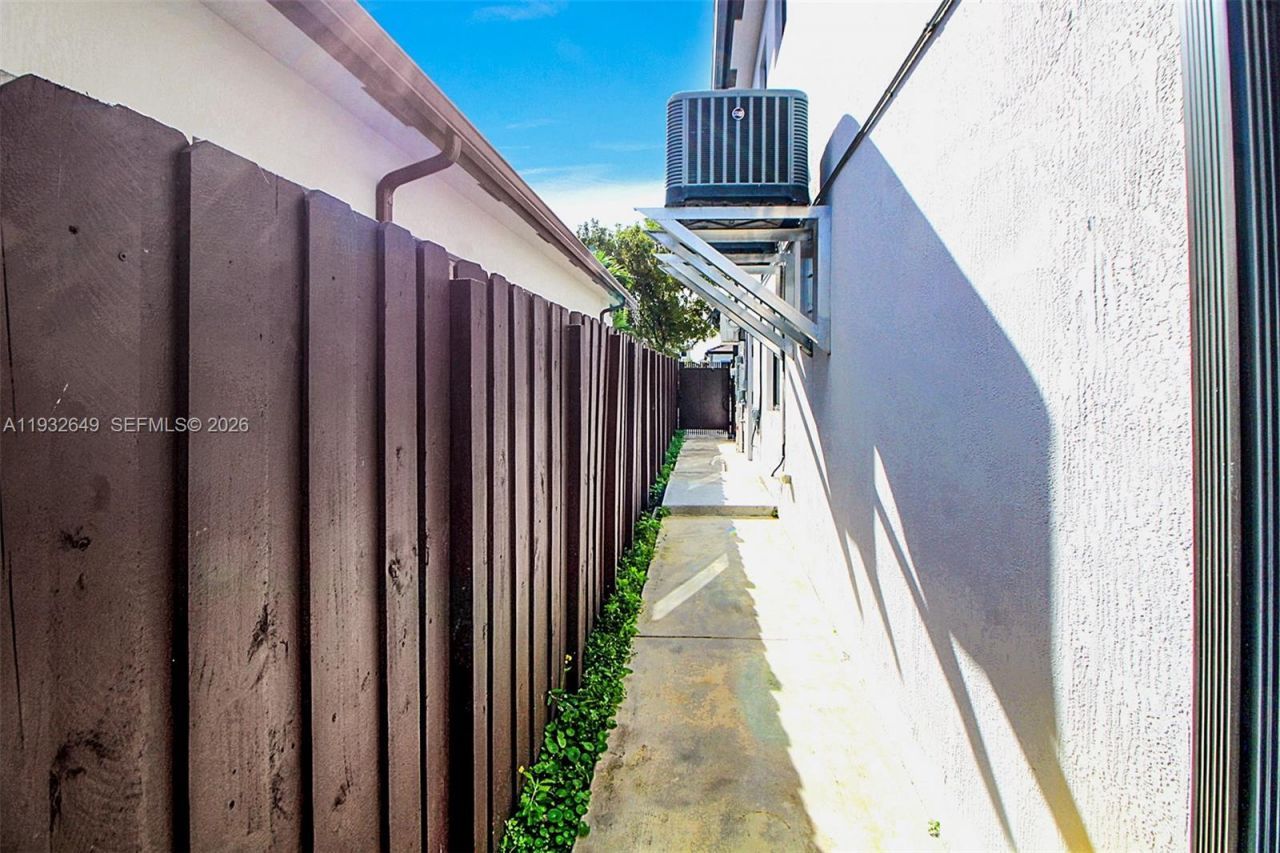 14671 SW 20th St, Miami, FL 33175 Photo