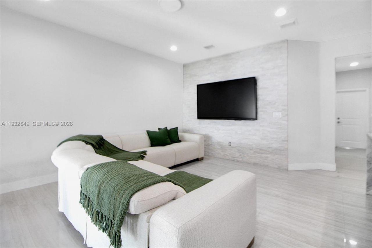 14671 SW 20th St, Miami, FL 33175 Photo