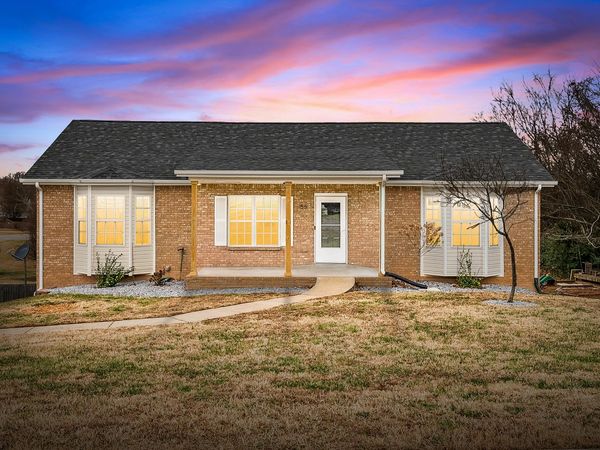 55 West Dr, Clarksville, TN 37040