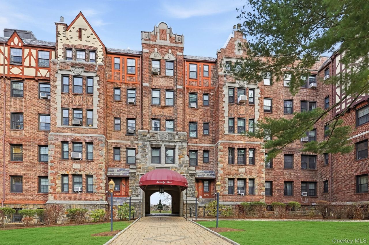 23 Old Mamaroneck Rd, Unit 3L, White Plains, NY 10605 Main Photo