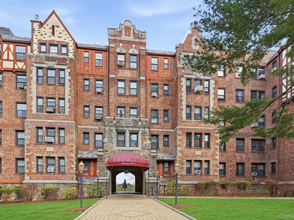 23 Old Mamaroneck Rd, Unit 3L, White Plains, NY 10605