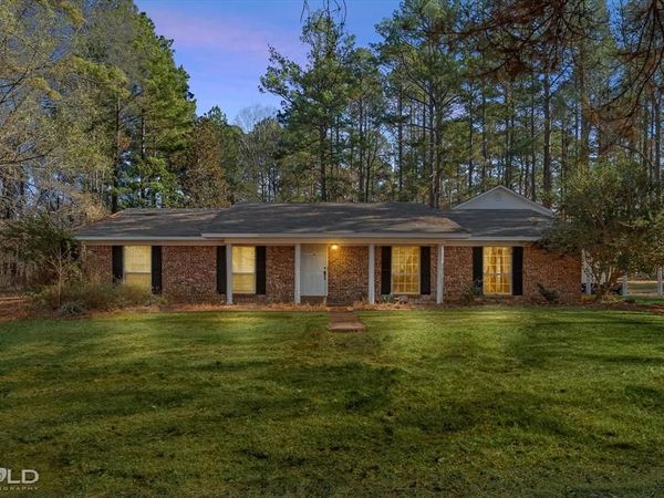 447 Burrow Lane, Cotton Valley, LA 71018