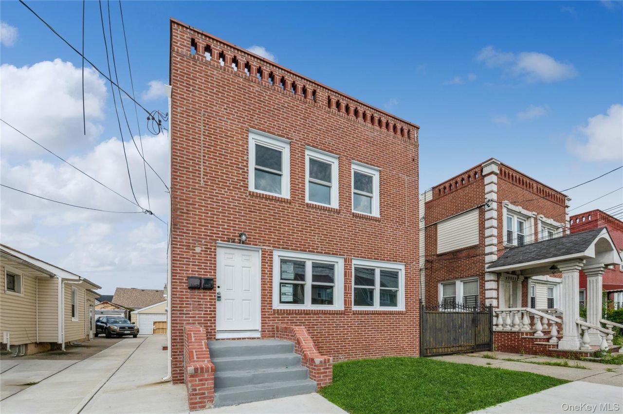 216-23 136th Road, Laurelton, NY 11413 Main Photo