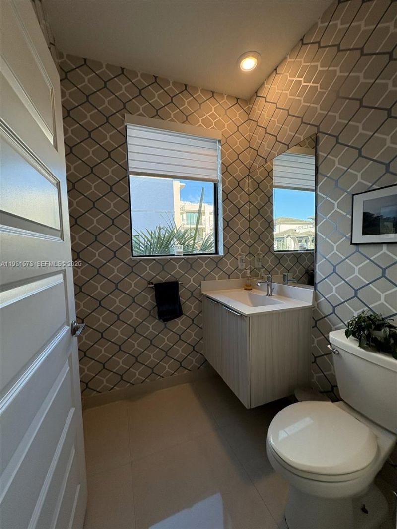 4749 NW 85th Ave, Doral, FL 33166 Photo