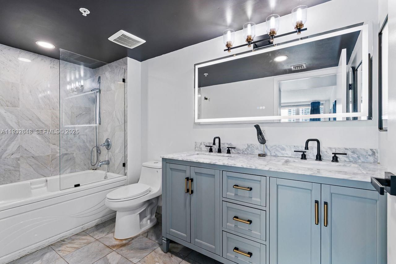 31 SE 5th St, Unit 2911, Miami, FL 33131 Photo