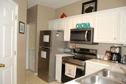 646 River Oaks Dr. photo 4