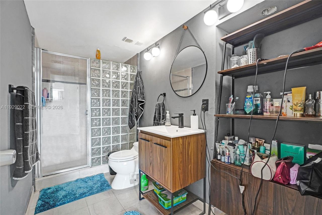 600 NE 36th St, Unit 218, Miami, FL 33137 Photo