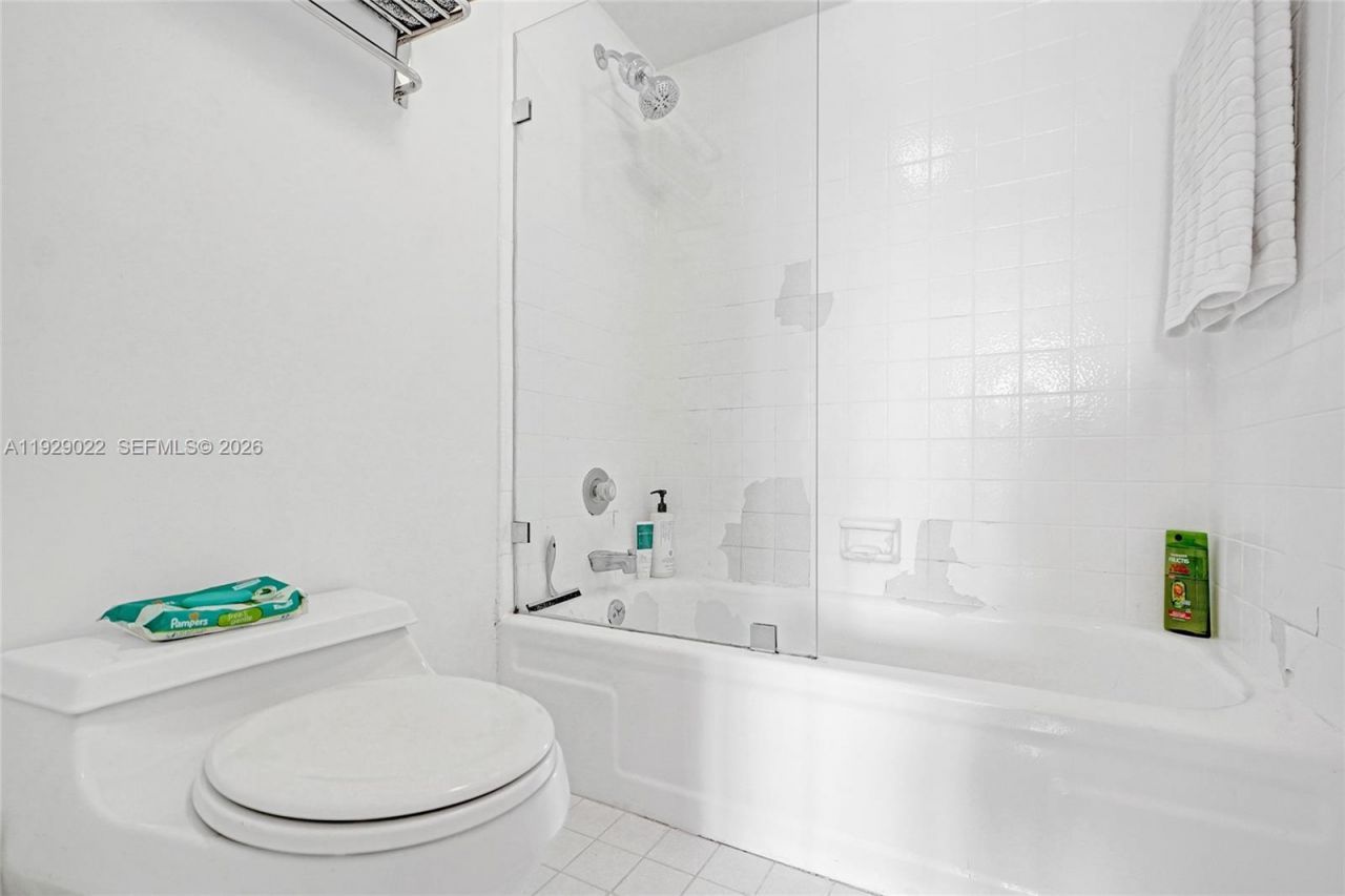 600 NE 36th St, Unit 218, Miami, FL 33137 Photo