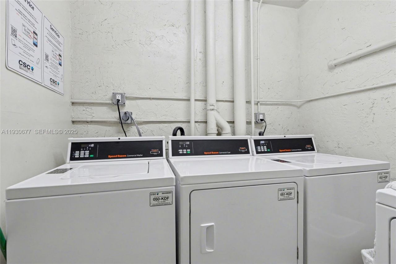 4675 W 18th Ct, Unit 701, Hialeah, FL 33012 Photo