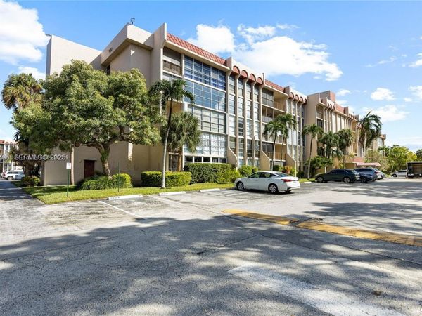 2101 Atlantic Shores Blvd, Unit 218, Hallandale Beach, FL 33009