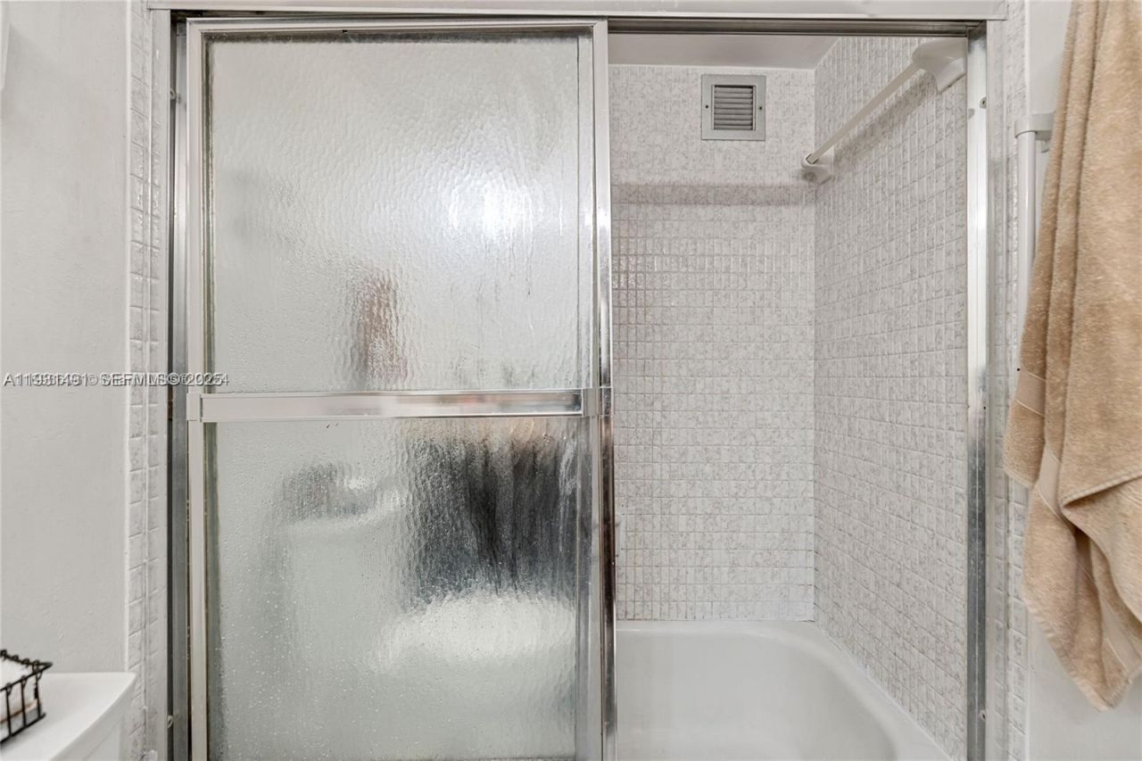 2101 Atlantic Shores Blvd, Unit 218, Hallandale Beach, FL 33009 Photo