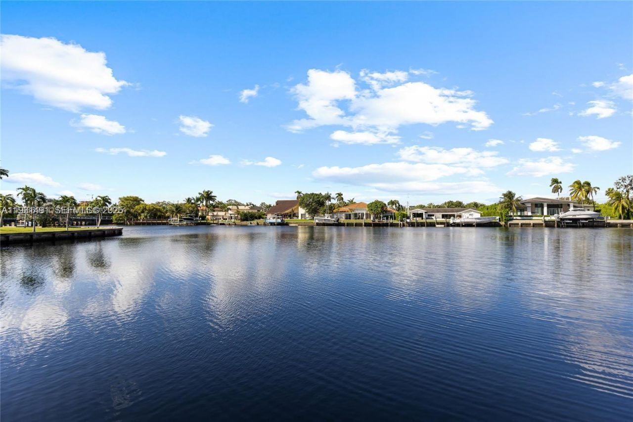 2101 Atlantic Shores Blvd, Unit 218, Hallandale Beach, FL 33009 Photo