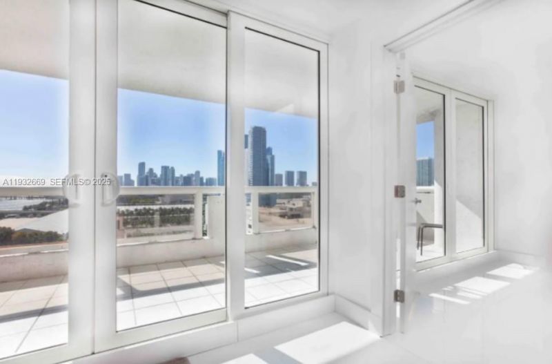 1717 N Bayshore Dr, Unit A-1652, Miami, FL 33132 Photo