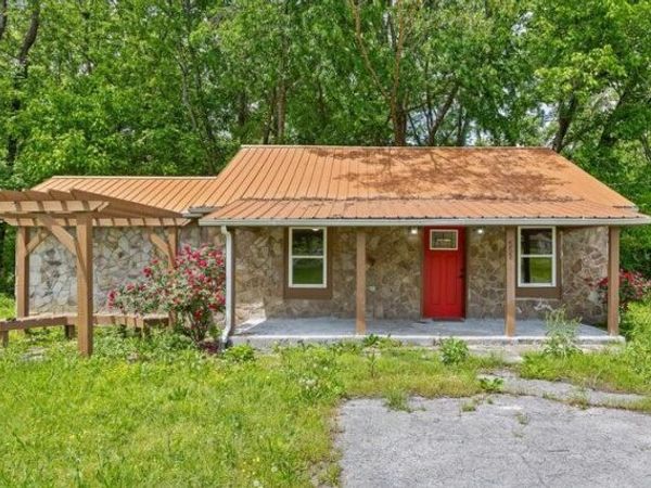 551 S Main Street, Whitwell, TN 37397