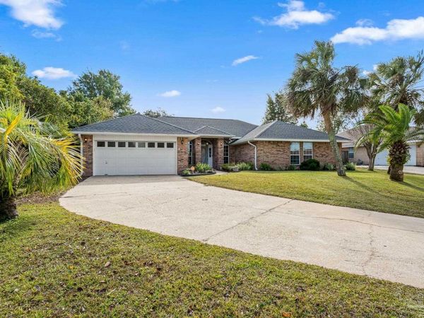 2975 Corsair Dr, Pensacola, FL 32507