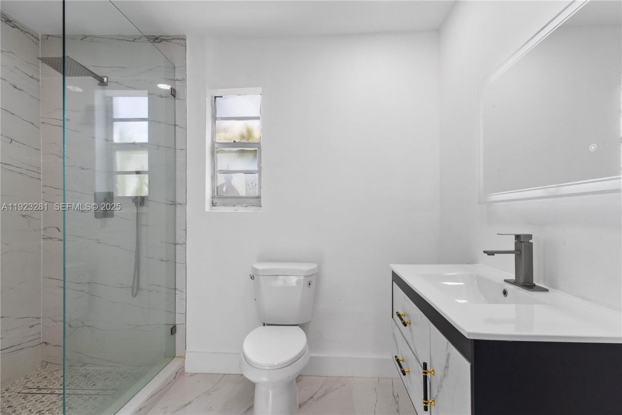 4030 NW 1st Ave , Miami, FL 33127 Photo