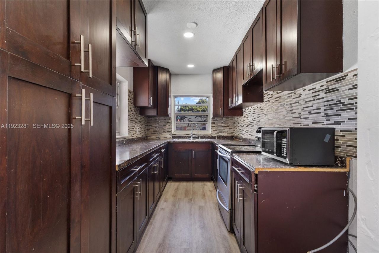 4030 NW 1st Ave , Miami, FL 33127 Photo