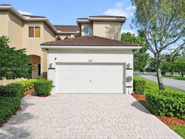 2467 SE 19th St, Homestead, FL 33035