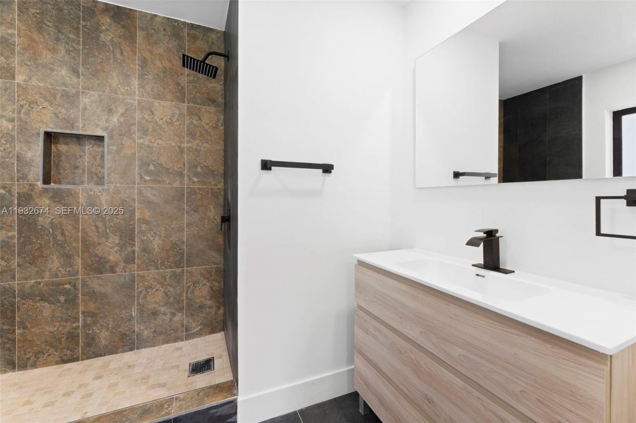 17211 NW 43rd Ave, Miami Gardens, FL 33055 Photo