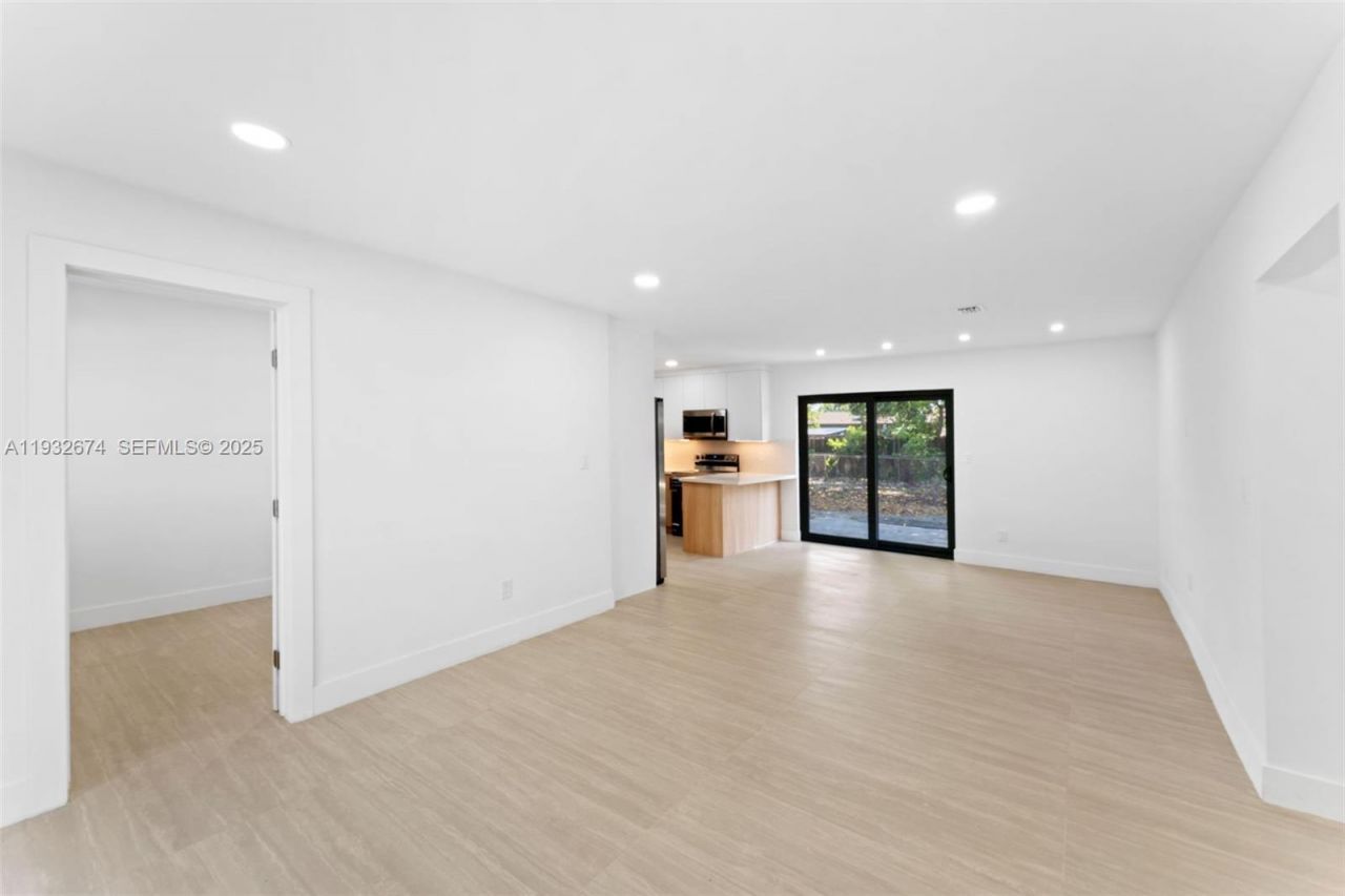 17211 NW 43rd Ave, Miami Gardens, FL 33055 Photo