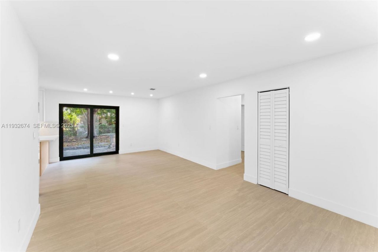 17211 NW 43rd Ave, Miami Gardens, FL 33055 Photo