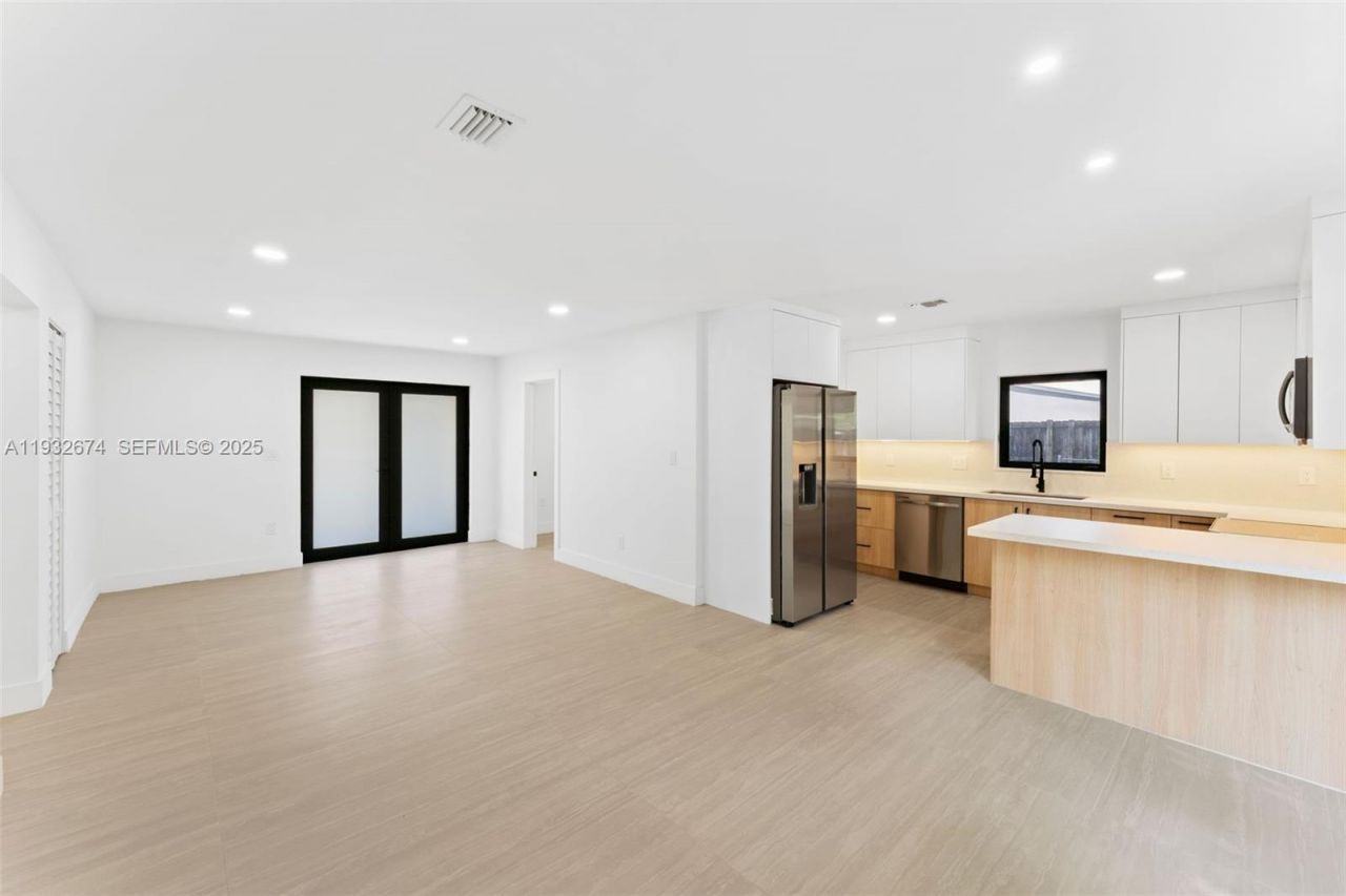 17211 NW 43rd Ave, Miami Gardens, FL 33055 Photo