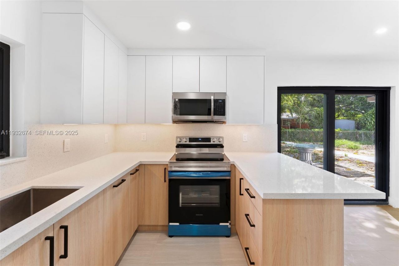 17211 NW 43rd Ave, Miami Gardens, FL 33055 Photo