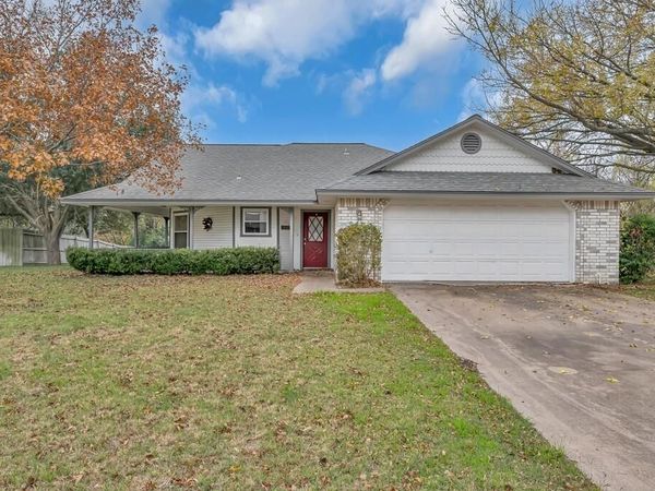 1013 December Drive, Hewitt, TX 76643