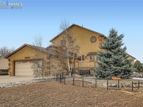 9470 Blue Grass Place, Colorado Springs, CO 80925