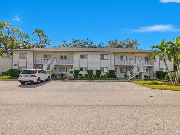 2360 Naples Trace CIR, Unit 2, NAPLES, FL 34109