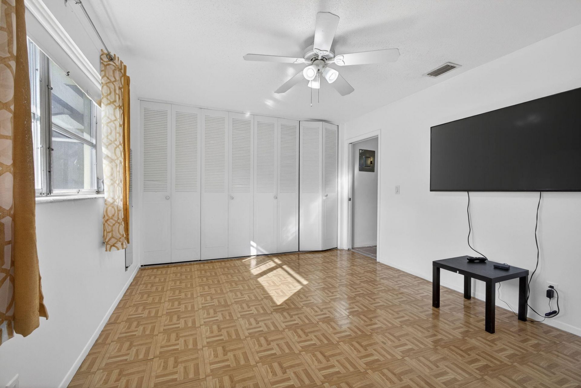 2833 Crosley Drive W, Unit C, West Palm Beach, FL 33415 Photo