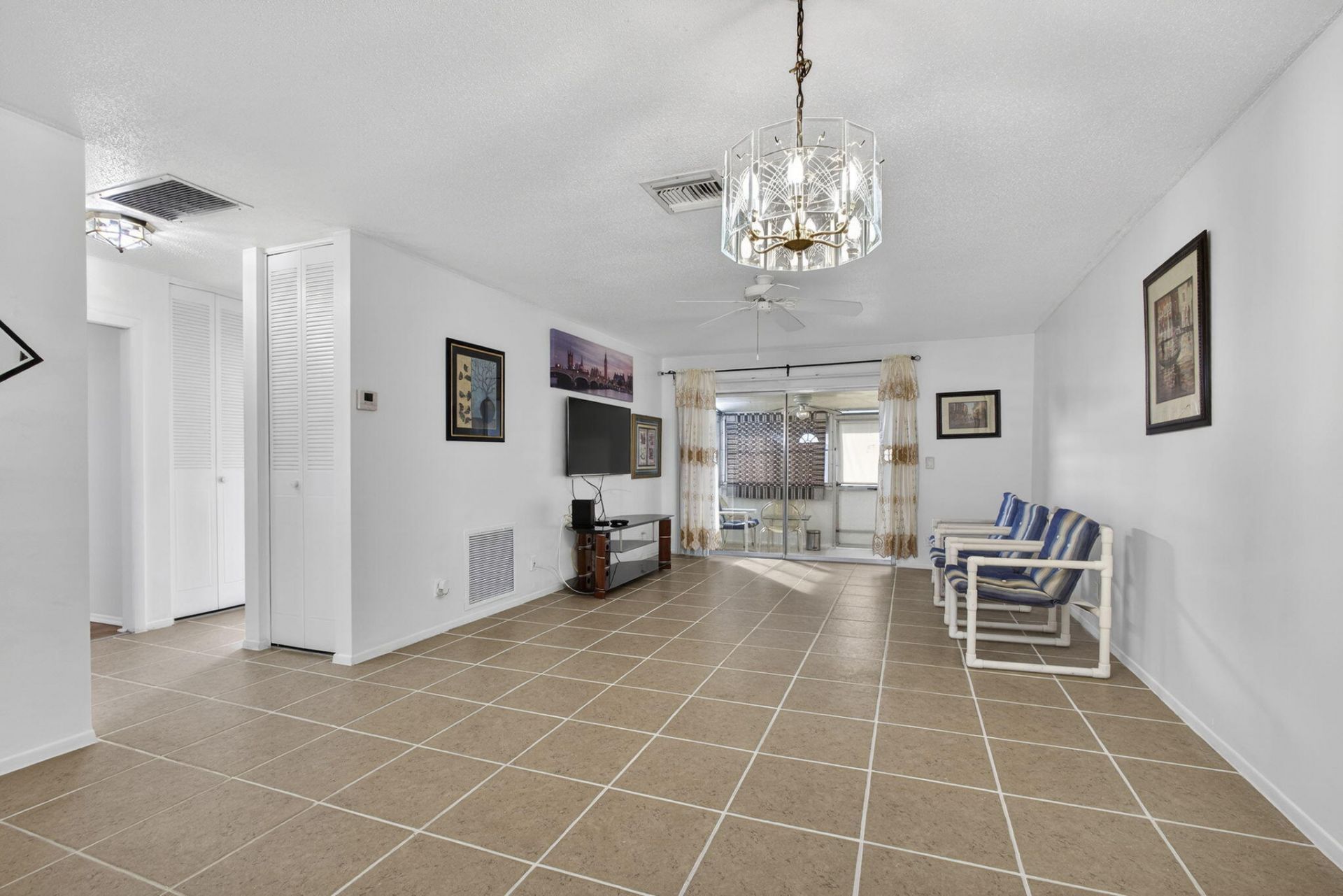 2833 Crosley Drive W, Unit C, West Palm Beach, FL 33415 Photo