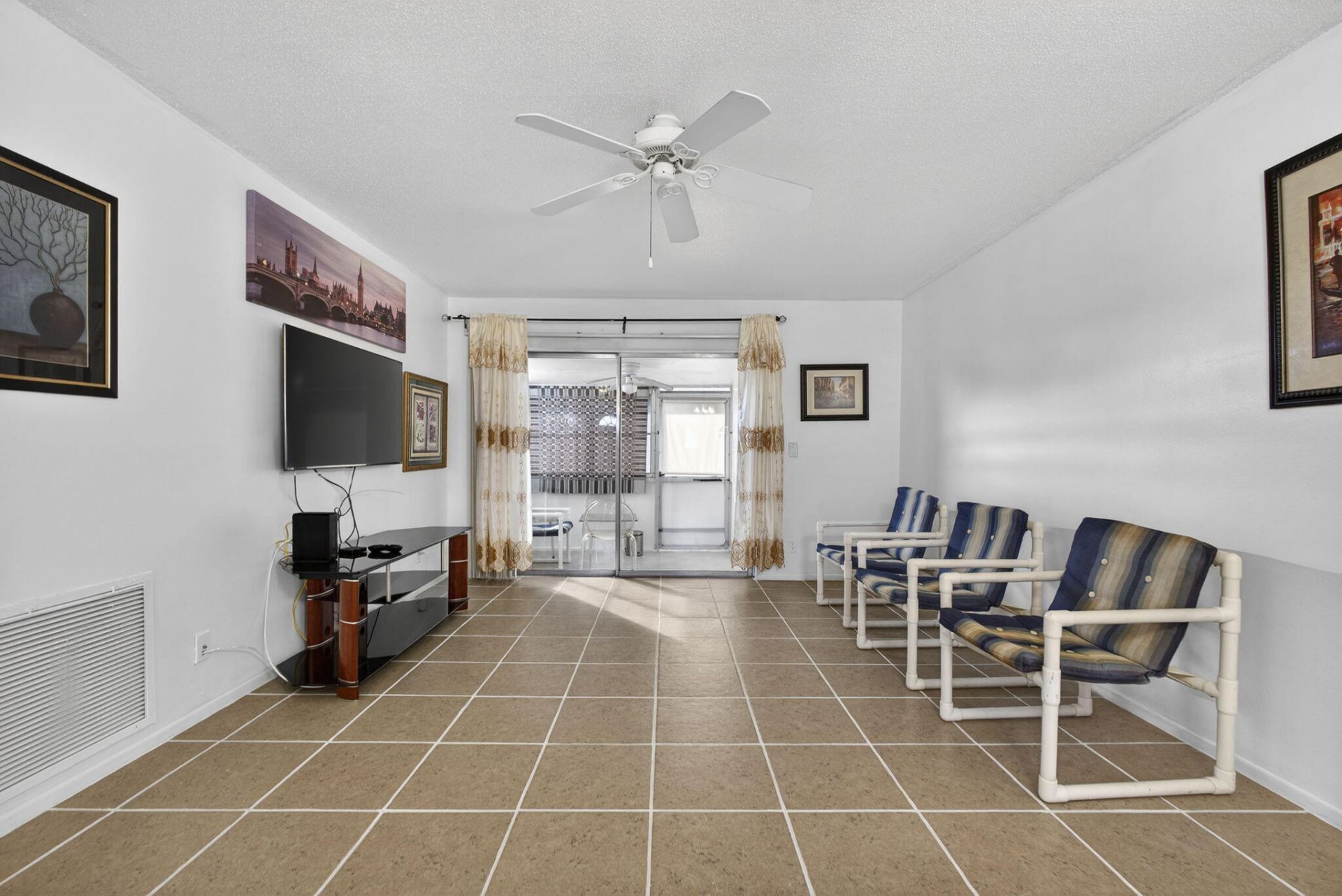 2833 Crosley Drive W, Unit C, West Palm Beach, FL 33415 Photo