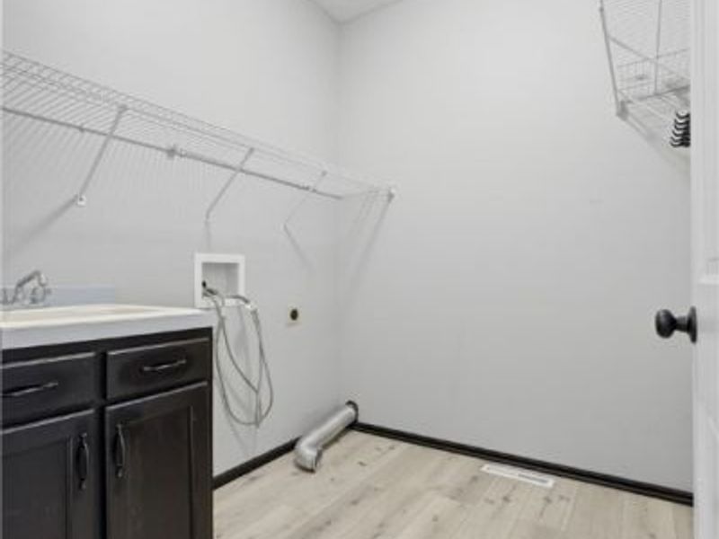 1516 Wisteria Avenue SW, Hartville, OH 44632 Photo 21