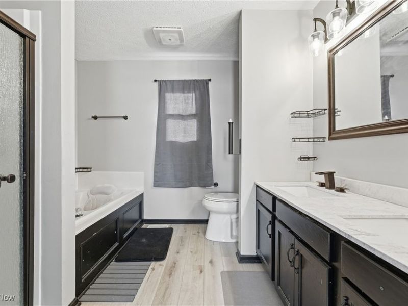 1516 Wisteria Avenue SW, Hartville, OH 44632 Photo 29