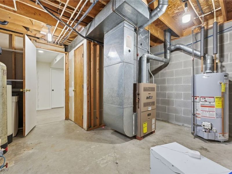 1516 Wisteria Avenue SW, Hartville, OH 44632 Photo 48