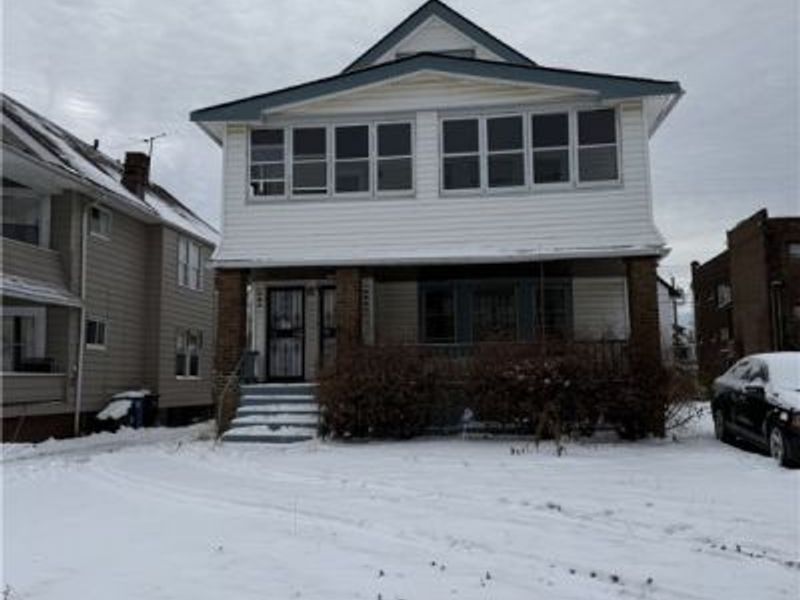 872 Paxton Road, Cleveland, OH 44108 Photo 1