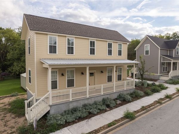 233 E 10th Street , Fayetteville, AR 72701