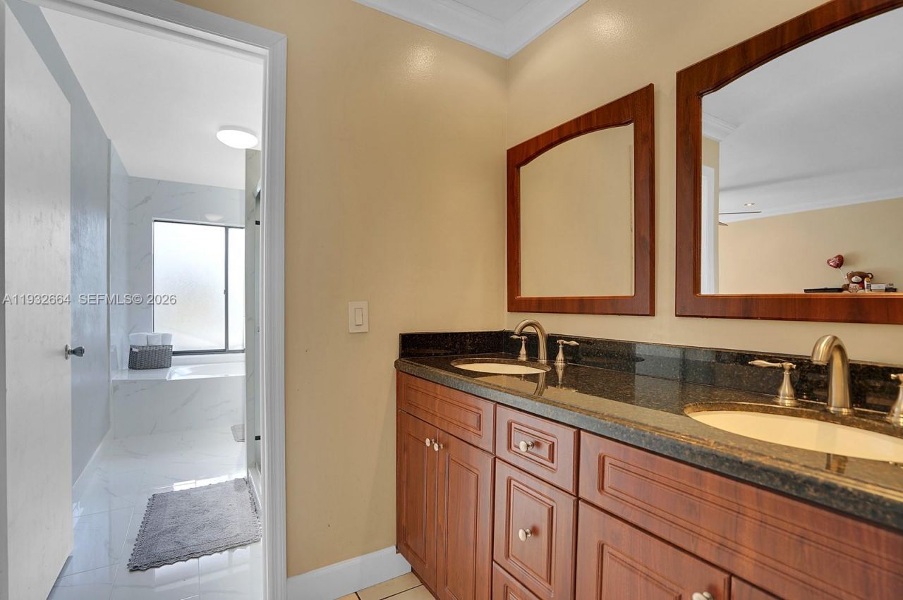 10290 SW 145th Pl, Miami, FL 33186 Photo