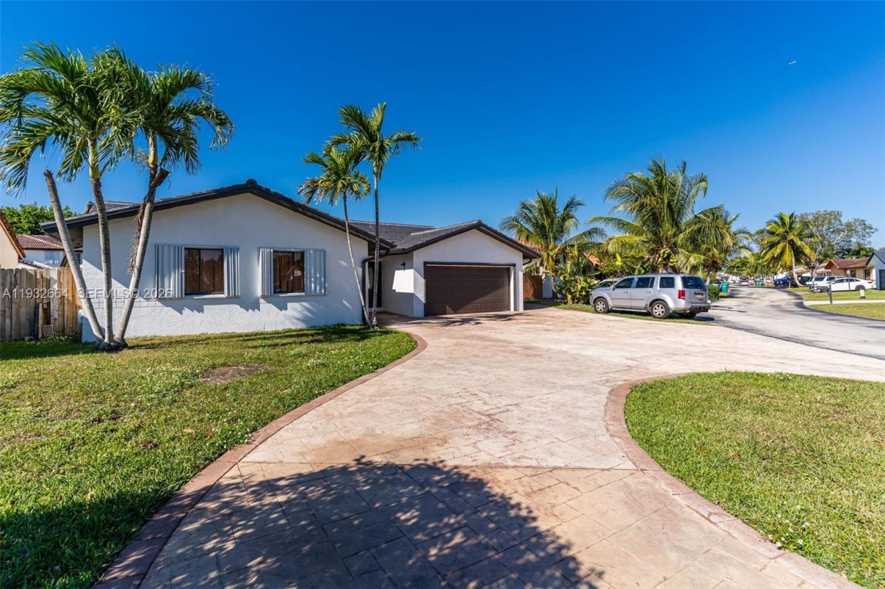 10290 SW 145th Pl, Miami, FL 33186 Photo